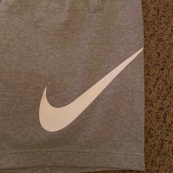 Mens Nike Size Medium Club Shorts - Picture 2 of 3